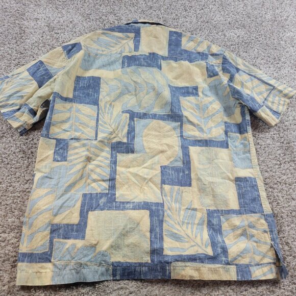 Batik Bay Shirt Mens Medium Blue Tan Geometric Hawaiian Island Reverse Print - Picture 5 of 7